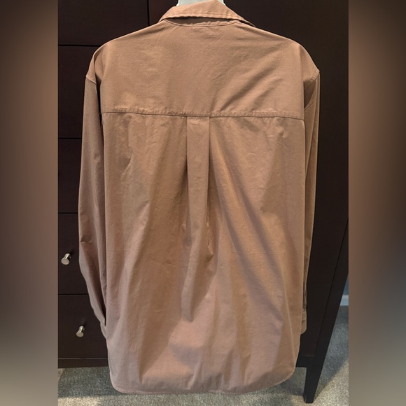 NWOT Lululemon Athletica Cotton-Blend Poplin Button-Down Shirt in Color Taupe, L - Picture 7 of 10